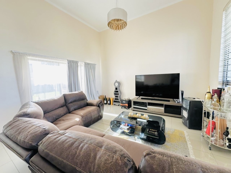 4 Bedroom Property for Sale in Parklands North Western Cape